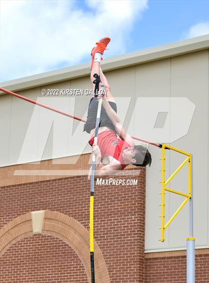 Thumbnail 3 in UIL 5A District 7 & 8 Area Finals (Field Events) photogallery.
