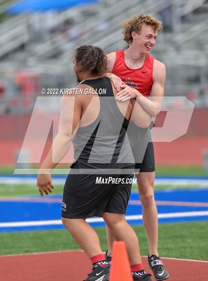 Thumbnail 2 in UIL 5A District 7 & 8 Area Finals (Field Events) photogallery.