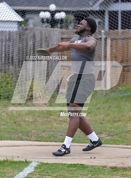 Thumbnail 1 in UIL 5A District 7 & 8 Area Finals (Field Events) photogallery.
