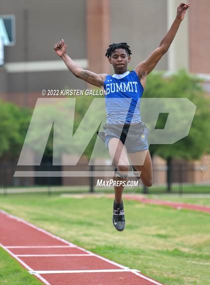 Thumbnail 1 in UIL 5A District 7 & 8 Area Finals (Field Events) photogallery.