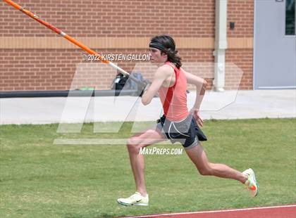 Thumbnail 3 in UIL 5A District 7 & 8 Area Finals (Field Events) photogallery.