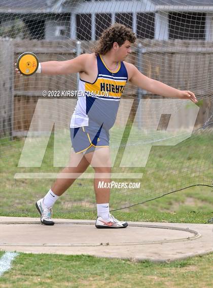 Thumbnail 3 in UIL 5A District 7 & 8 Area Finals (Field Events) photogallery.