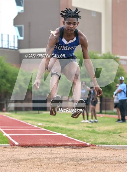 Thumbnail 1 in UIL 5A District 7 & 8 Area Finals (Field Events) photogallery.
