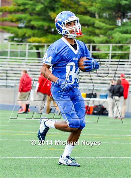 Thumbnail 3 in Covington Catholic vs. Beechwood photogallery.