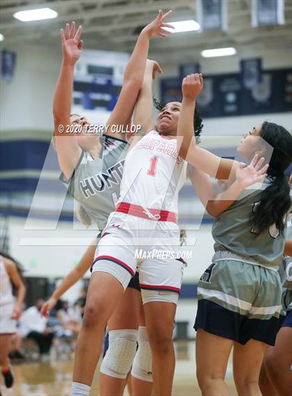 Thumbnail 3 in Hunter vs. East (Charger Winter Classic) photogallery.