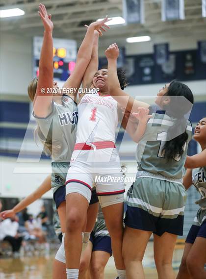 Thumbnail 2 in Hunter vs. East (Charger Winter Classic) photogallery.