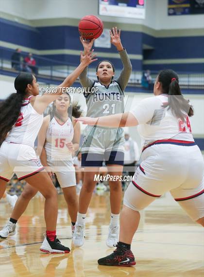 Thumbnail 1 in Hunter vs. East (Charger Winter Classic) photogallery.
