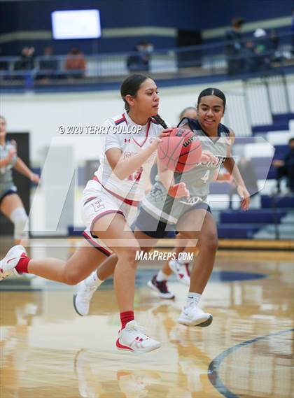 Thumbnail 3 in Hunter vs. East (Charger Winter Classic) photogallery.