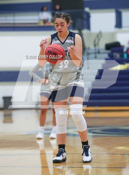 Thumbnail 1 in Hunter vs. East (Charger Winter Classic) photogallery.