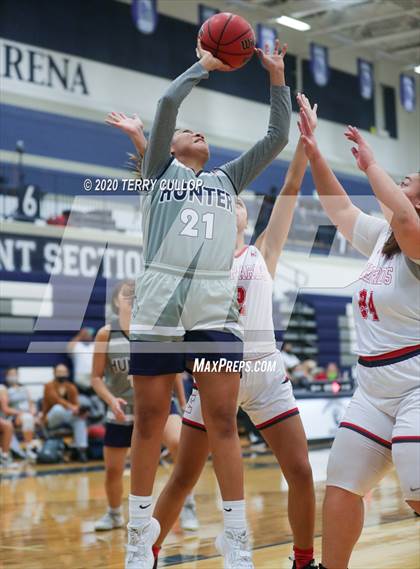 Thumbnail 3 in Hunter vs. East (Charger Winter Classic) photogallery.