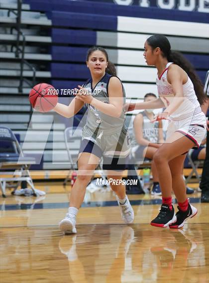 Thumbnail 1 in Hunter vs. East (Charger Winter Classic) photogallery.