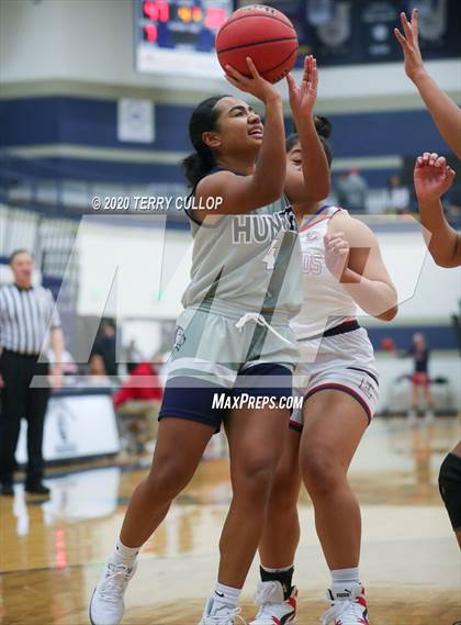 Thumbnail 1 in Hunter vs. East (Charger Winter Classic) photogallery.