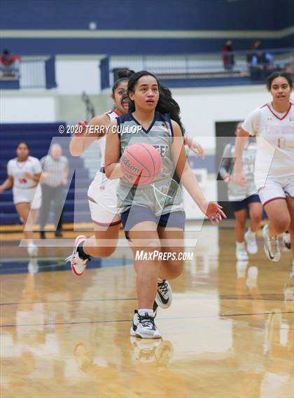 Thumbnail 3 in Hunter vs. East (Charger Winter Classic) photogallery.