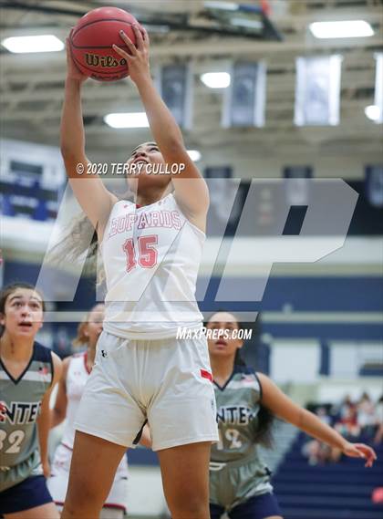 Thumbnail 1 in Hunter vs. East (Charger Winter Classic) photogallery.
