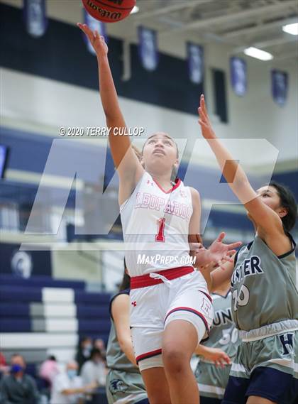 Thumbnail 1 in Hunter vs. East (Charger Winter Classic) photogallery.
