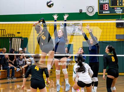 Thumbnail 2 in Encinal @ Castro Valley photogallery.