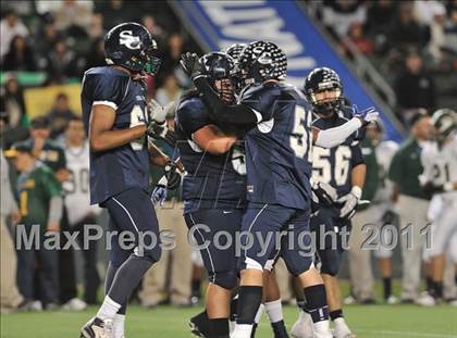 Thumbnail 2 in Le Grand vs. Sierra Canyon (CIF State Small Schools Final) photogallery.