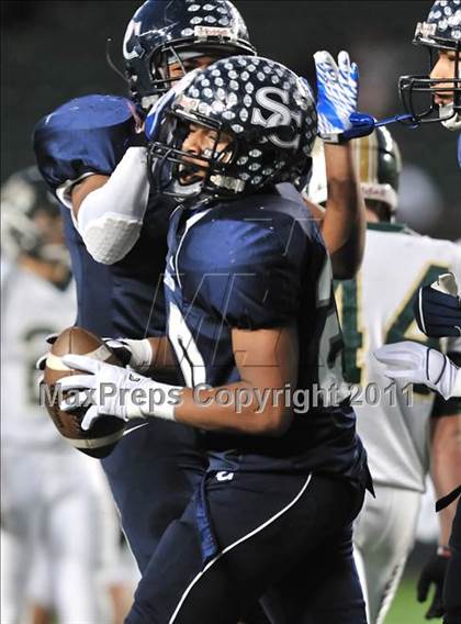 Thumbnail 3 in Le Grand vs. Sierra Canyon (CIF State Small Schools Final) photogallery.