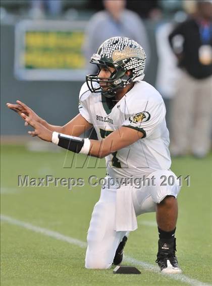 Thumbnail 3 in Le Grand vs. Sierra Canyon (CIF State Small Schools Final) photogallery.