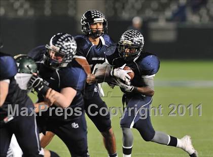 Thumbnail 2 in Le Grand vs. Sierra Canyon (CIF State Small Schools Final) photogallery.