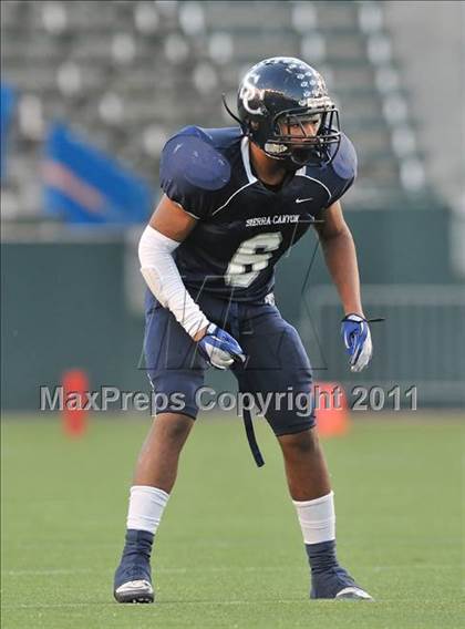 Thumbnail 3 in Le Grand vs. Sierra Canyon (CIF State Small Schools Final) photogallery.
