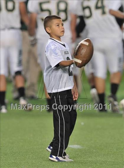 Thumbnail 1 in Le Grand vs. Sierra Canyon (CIF State Small Schools Final) photogallery.