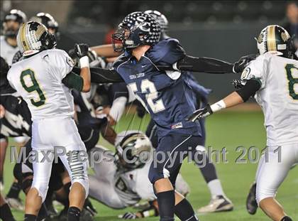 Thumbnail 1 in Le Grand vs. Sierra Canyon (CIF State Small Schools Final) photogallery.