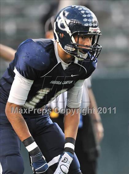 Thumbnail 3 in Le Grand vs. Sierra Canyon (CIF State Small Schools Final) photogallery.