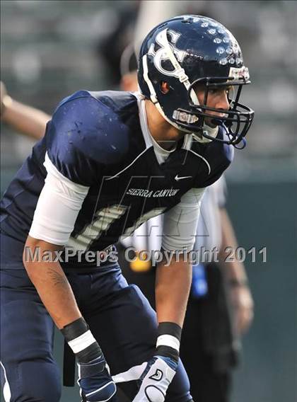 Thumbnail 1 in Le Grand vs. Sierra Canyon (CIF State Small Schools Final) photogallery.