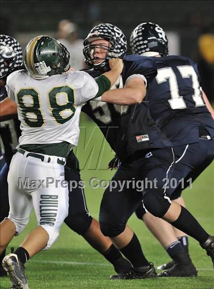 Thumbnail 1 in Le Grand vs. Sierra Canyon (CIF State Small Schools Final) photogallery.