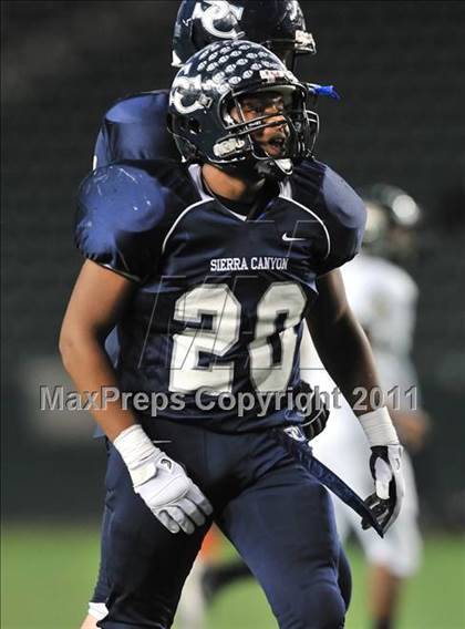 Thumbnail 2 in Le Grand vs. Sierra Canyon (CIF State Small Schools Final) photogallery.