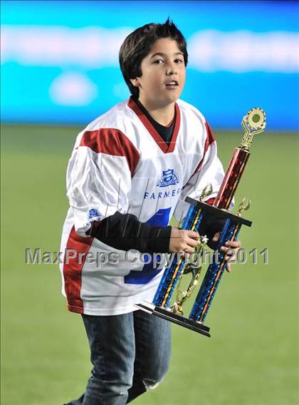 Thumbnail 3 in Le Grand vs. Sierra Canyon (CIF State Small Schools Final) photogallery.