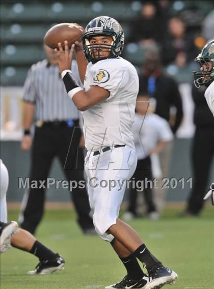 Thumbnail 3 in Le Grand vs. Sierra Canyon (CIF State Small Schools Final) photogallery.