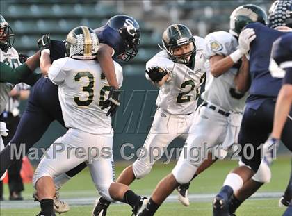 Thumbnail 1 in Le Grand vs. Sierra Canyon (CIF State Small Schools Final) photogallery.