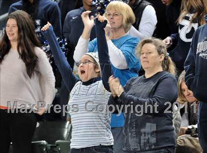 Thumbnail 3 in Le Grand vs. Sierra Canyon (CIF State Small Schools Final) photogallery.
