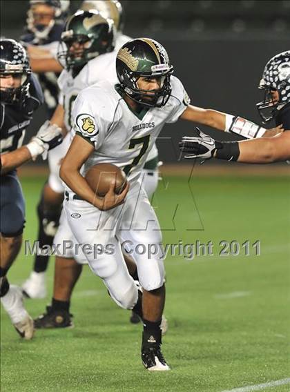 Thumbnail 1 in Le Grand vs. Sierra Canyon (CIF State Small Schools Final) photogallery.