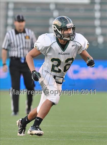 Thumbnail 3 in Le Grand vs. Sierra Canyon (CIF State Small Schools Final) photogallery.