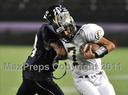 Thumbnail 1 in Le Grand vs. Sierra Canyon (CIF State Small Schools Final) photogallery.