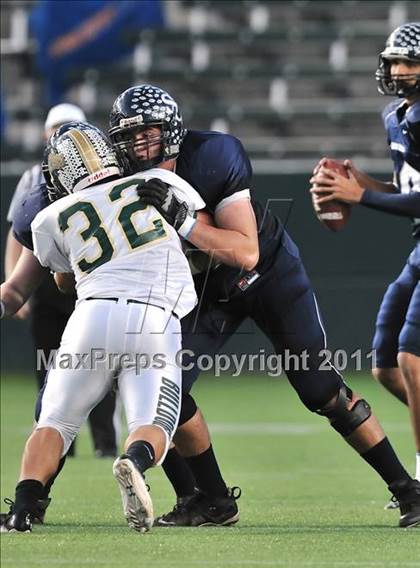 Thumbnail 3 in Le Grand vs. Sierra Canyon (CIF State Small Schools Final) photogallery.