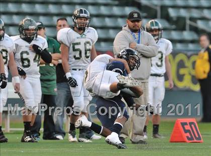 Thumbnail 3 in Le Grand vs. Sierra Canyon (CIF State Small Schools Final) photogallery.