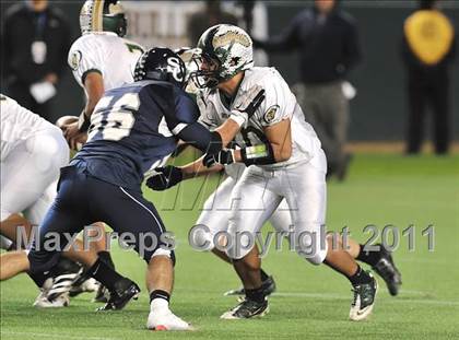 Thumbnail 2 in Le Grand vs. Sierra Canyon (CIF State Small Schools Final) photogallery.