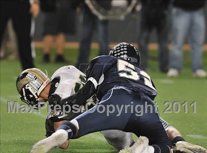 Thumbnail 3 in Le Grand vs. Sierra Canyon (CIF State Small Schools Final) photogallery.