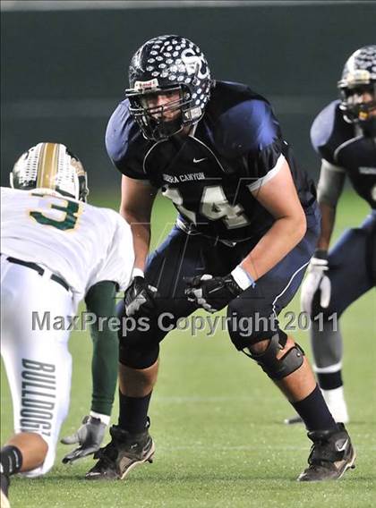 Thumbnail 2 in Le Grand vs. Sierra Canyon (CIF State Small Schools Final) photogallery.