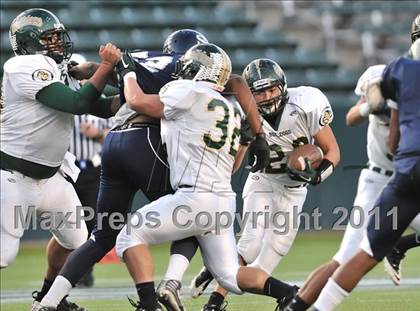 Thumbnail 3 in Le Grand vs. Sierra Canyon (CIF State Small Schools Final) photogallery.