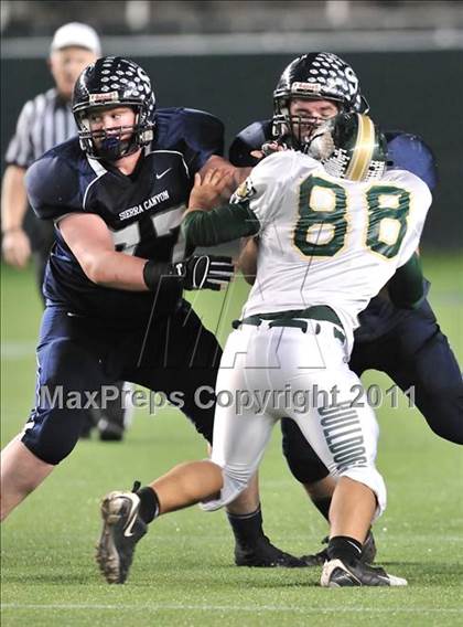 Thumbnail 3 in Le Grand vs. Sierra Canyon (CIF State Small Schools Final) photogallery.