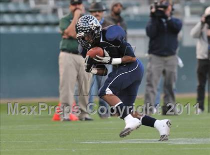 Thumbnail 2 in Le Grand vs. Sierra Canyon (CIF State Small Schools Final) photogallery.