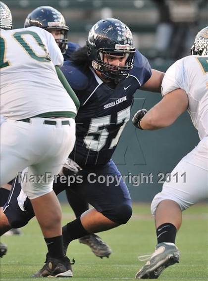 Thumbnail 3 in Le Grand vs. Sierra Canyon (CIF State Small Schools Final) photogallery.