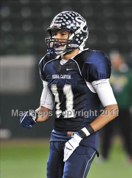 Thumbnail 2 in Le Grand vs. Sierra Canyon (CIF State Small Schools Final) photogallery.