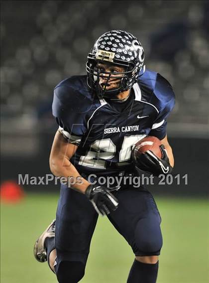Thumbnail 3 in Le Grand vs. Sierra Canyon (CIF State Small Schools Final) photogallery.