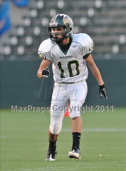 Thumbnail 1 in Le Grand vs. Sierra Canyon (CIF State Small Schools Final) photogallery.